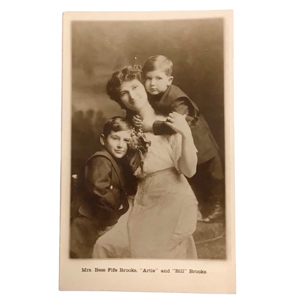 Bess Fife Brooks Vintage Family Portrait Photo Postcard Antique Approx 1920’s